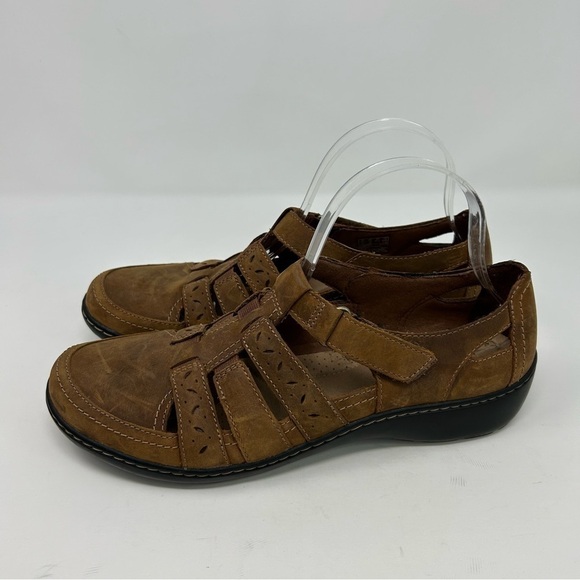 Clarks Brown Tan Perforated Leather Comfort Breathable Loafers Size 10 - Picture 6 of 12